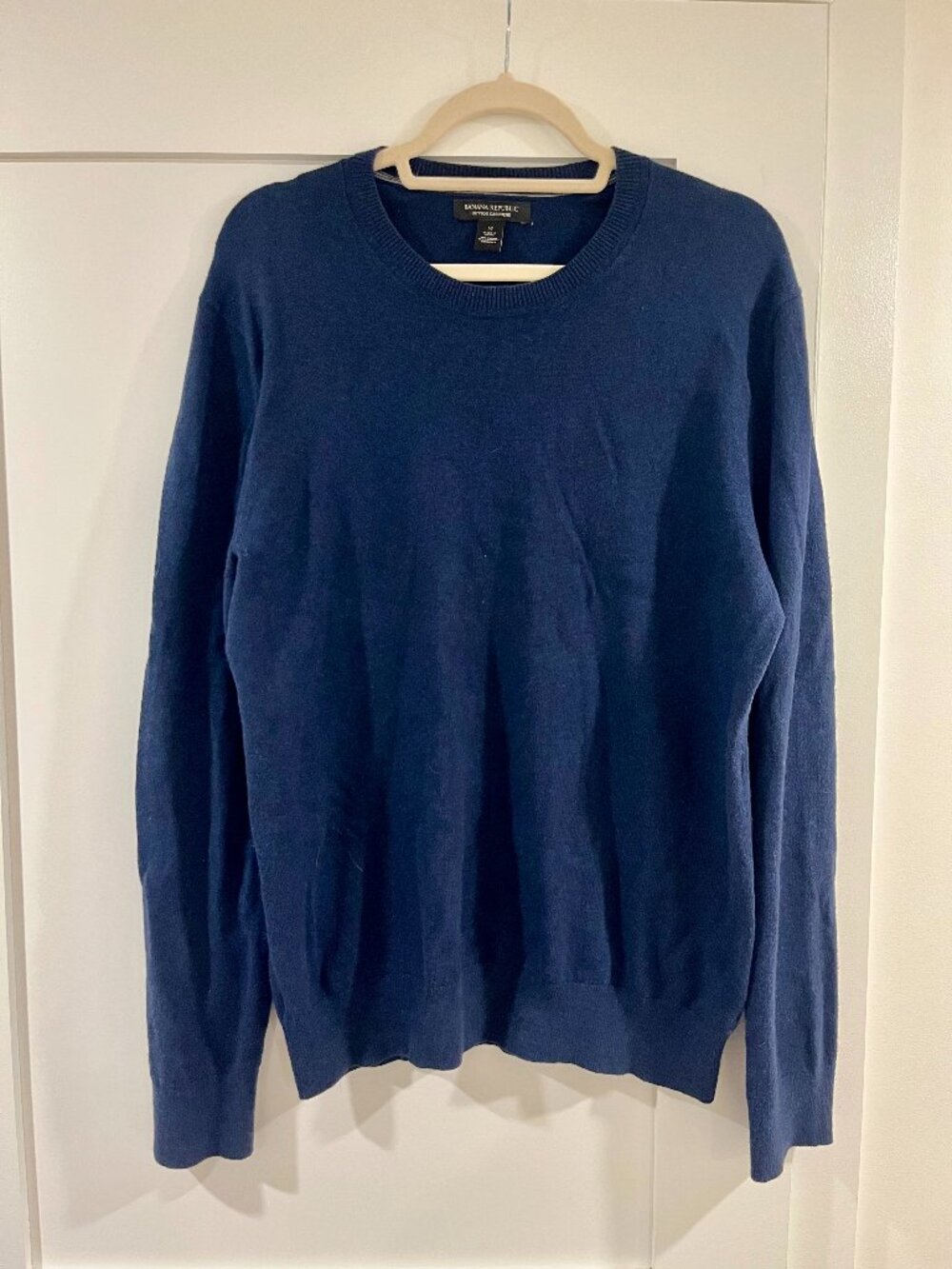 Banana Republic Men's Cotton Cashmere Navy Blue Sweater - Medium